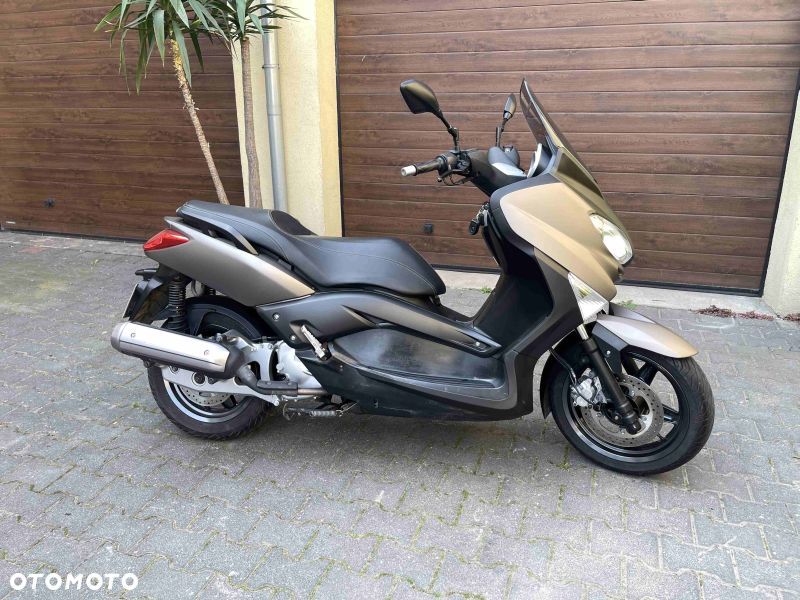 Yamaha X-max - 10