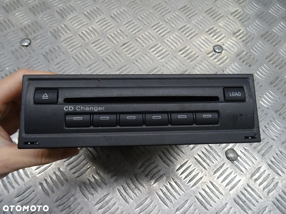 AUDI A6 C6 KOMBI 04-07 4.2 V8 ZMIENIARKA CD 4E0035111A - 1