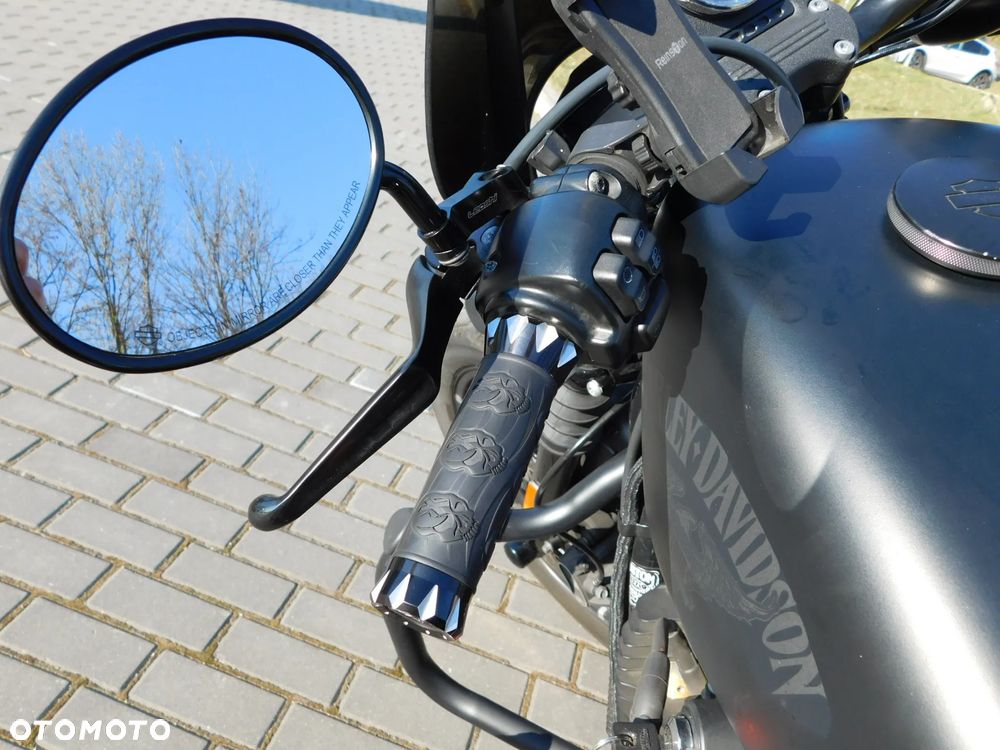 Harley-Davidson Sportster Iron 883 - 8