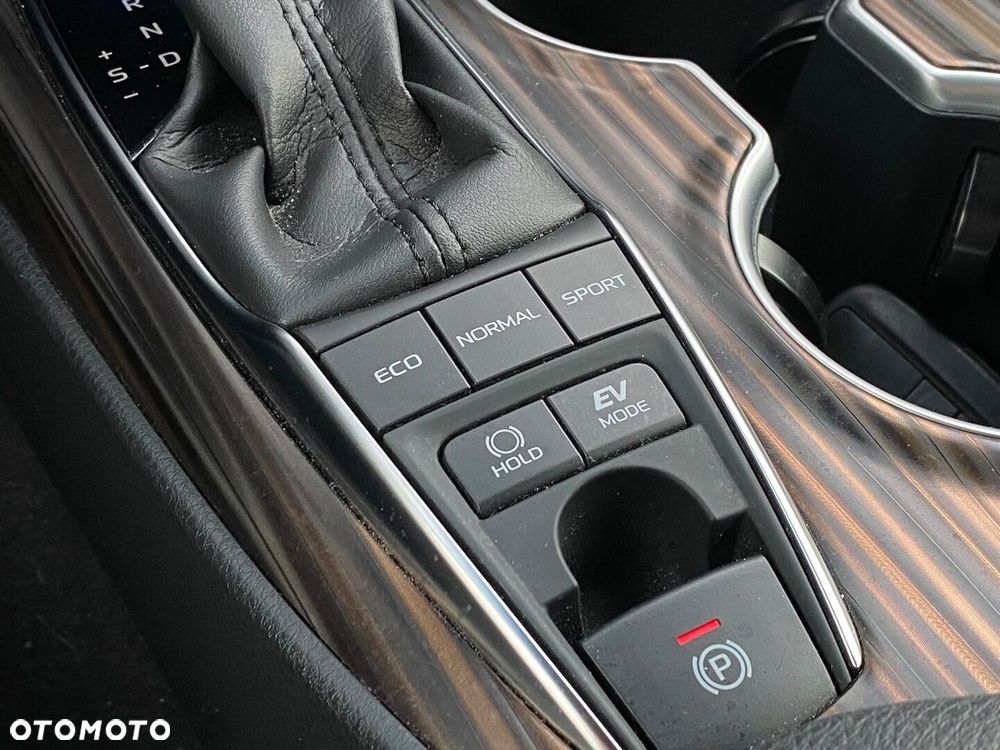 Toyota Camry 2.5 Hybrid Executive CVT - 27