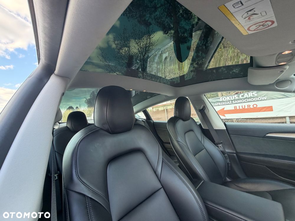 Tesla Model 3 RWD - 32