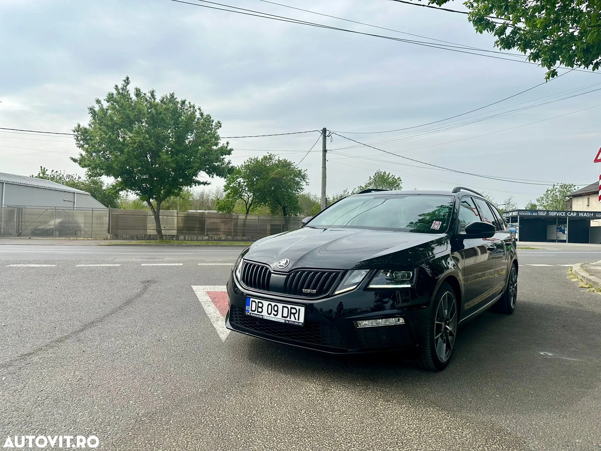 Skoda Octavia Combi 2.0 TSI DSG RS - 2
