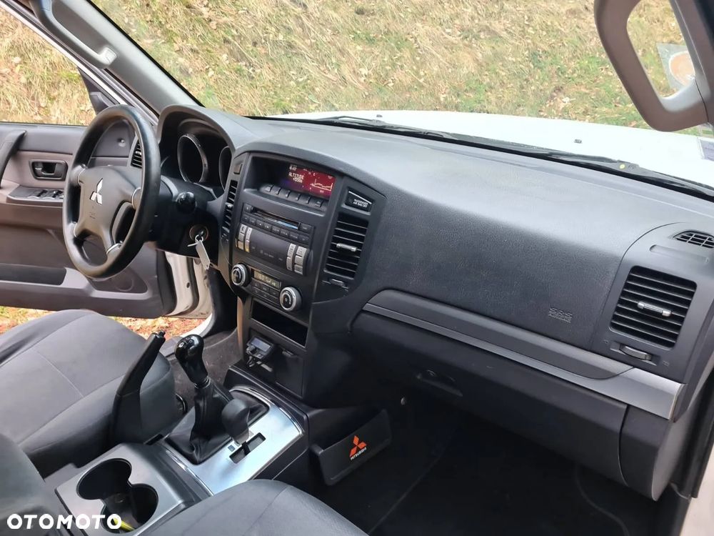 Mitsubishi Pajero 3.2 DI-D Intense - 6