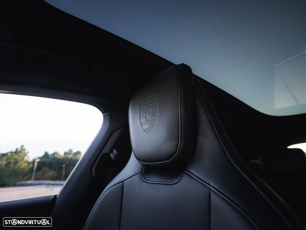 Porsche Taycan Cross Turismo 4S - 26