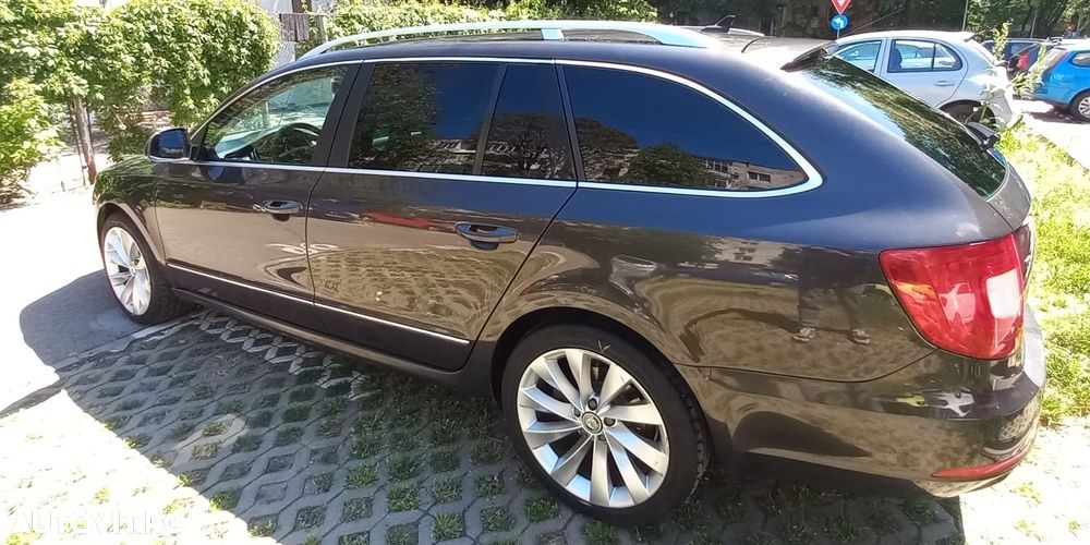 Skoda Superb 2.0 TDI Ambition DSG - 2