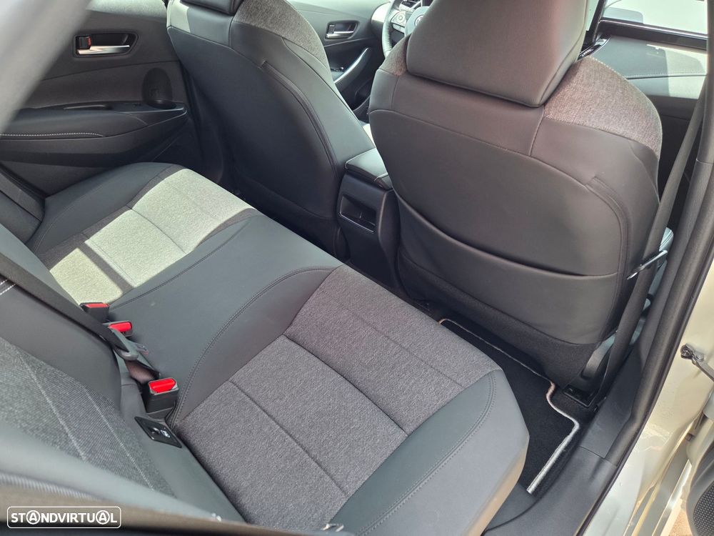 Toyota Corolla - 28