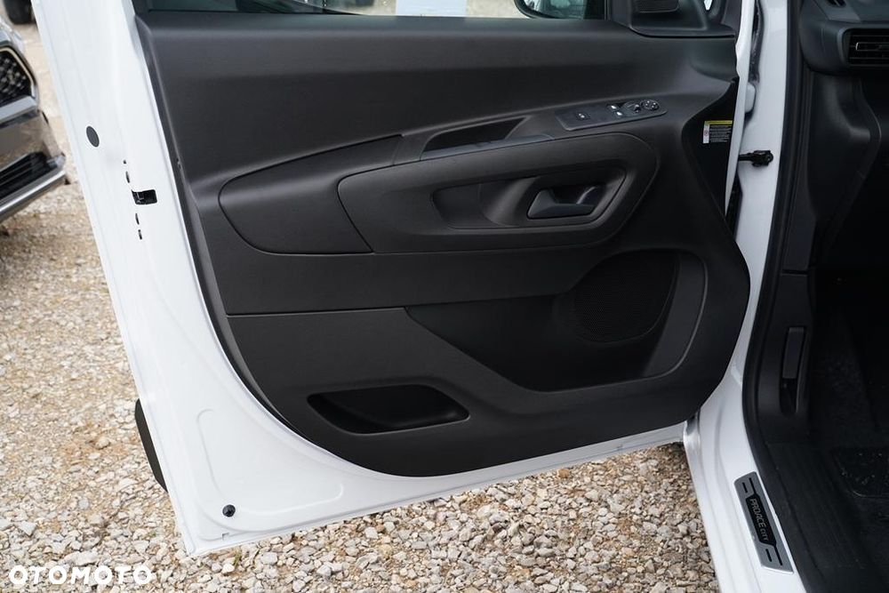 Toyota Proace City 1.5 D-4D Long 2,3t Active - 17