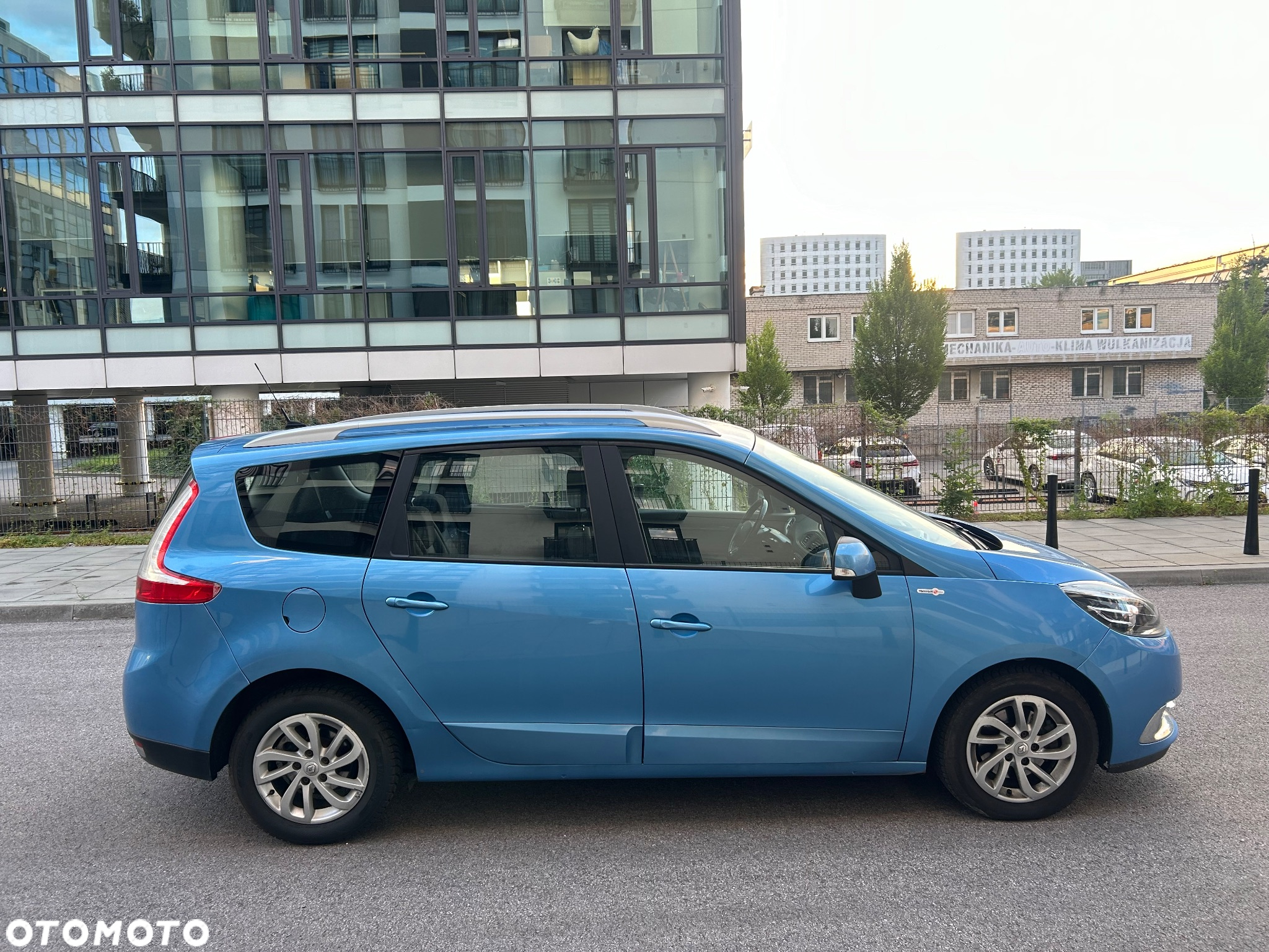 Renault Grand Scenic - 4
