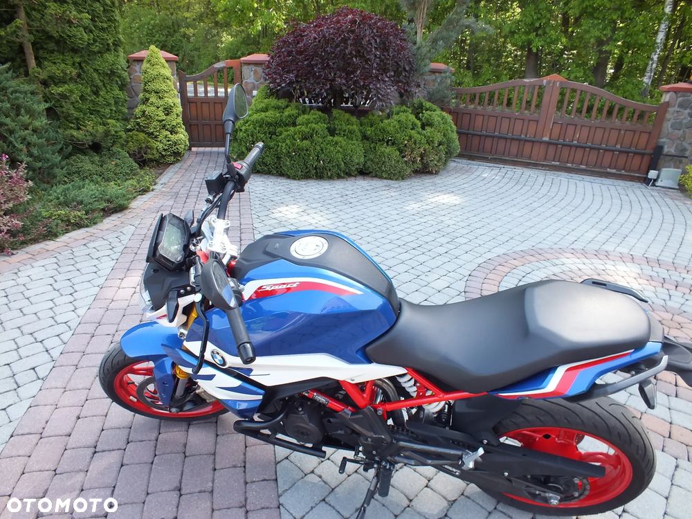 BMW G - 8