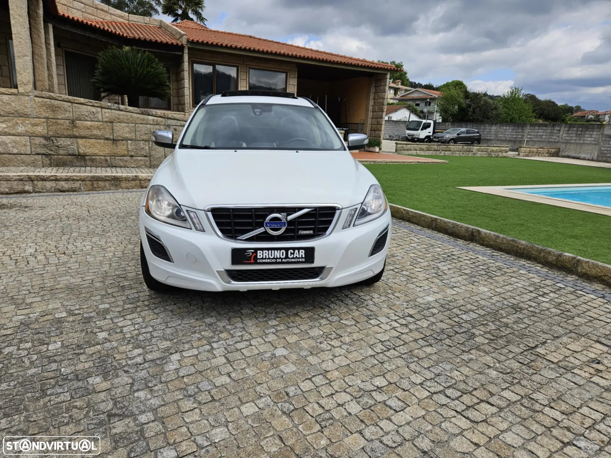 Volvo XC 60 2.0 D3 Drive R-Design - 2