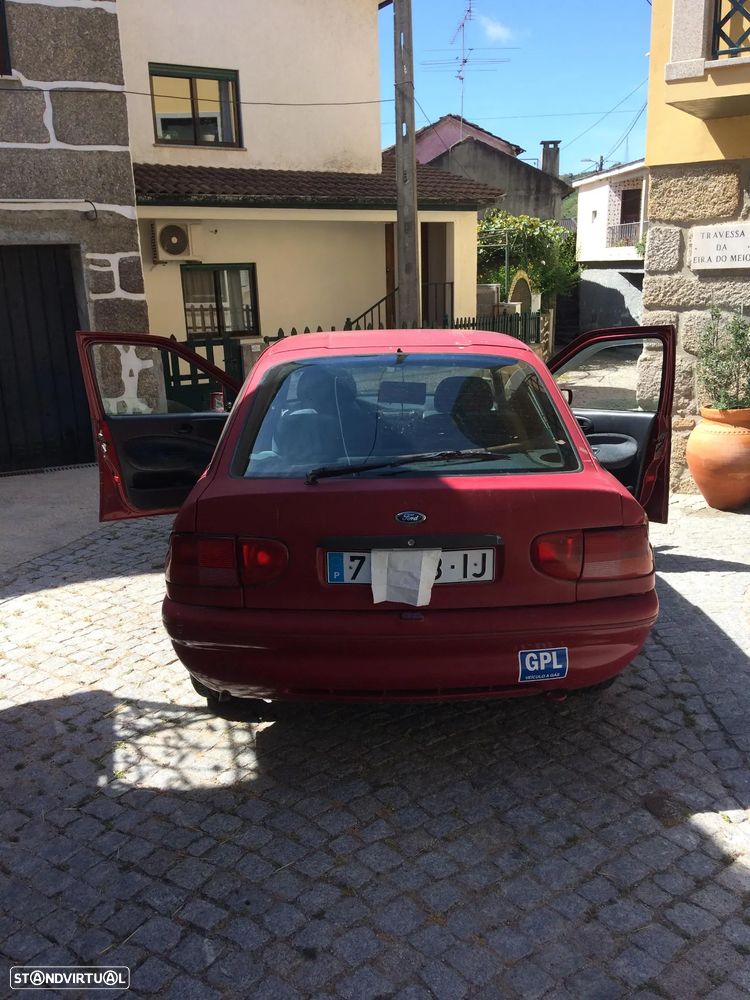 Ford Escort - 3