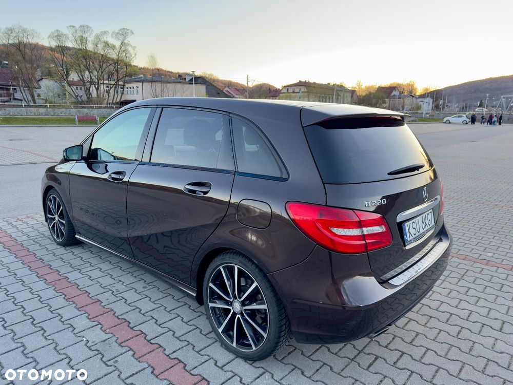 Mercedes-Benz Klasa B 220 4-Matic - 14