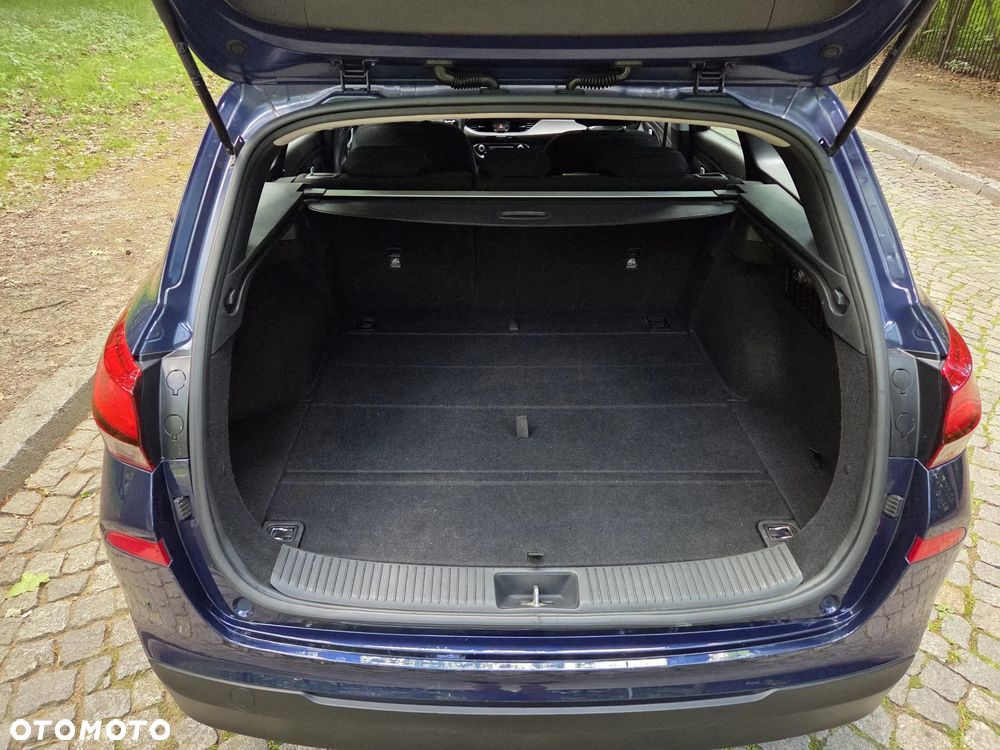 Hyundai i30 1.6 D Classic + - 13