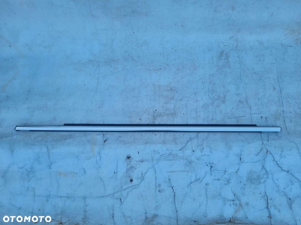 Vw Tiguan 5N0 LIFT listwa zgarniajaca drzwi lewych kierowcy chrom dekor