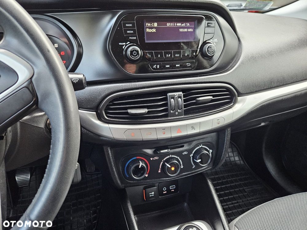 Fiat Tipo 1.4 16v Street - 16