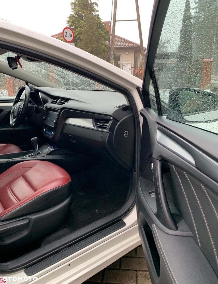 Toyota Avensis 1.8 Selection MS - 11