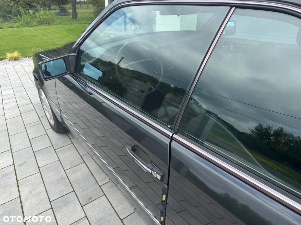 Mercedes-Benz W124 (1984-1993) - 30