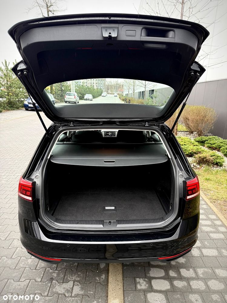 Volkswagen Passat - 17