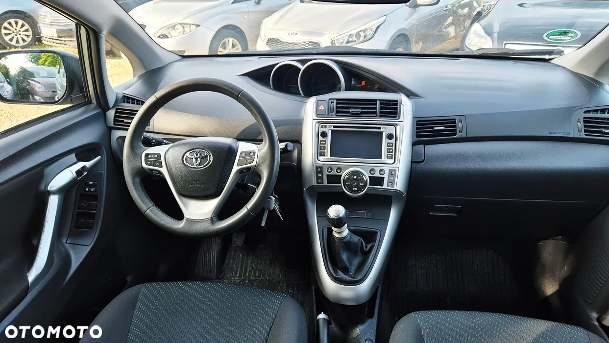 Toyota Verso 1.8 Executive - 35