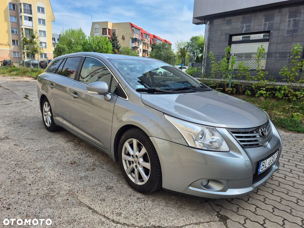 Toyota Avensis - 2