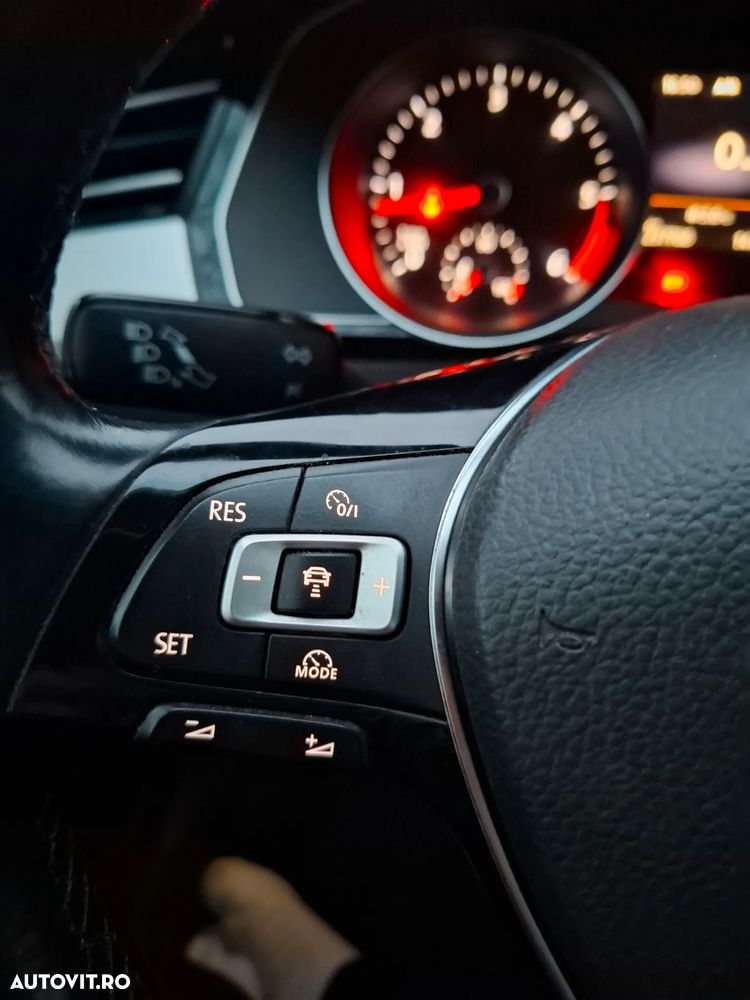 Volkswagen Passat 2.0 TDI DSG Comfortline - 14