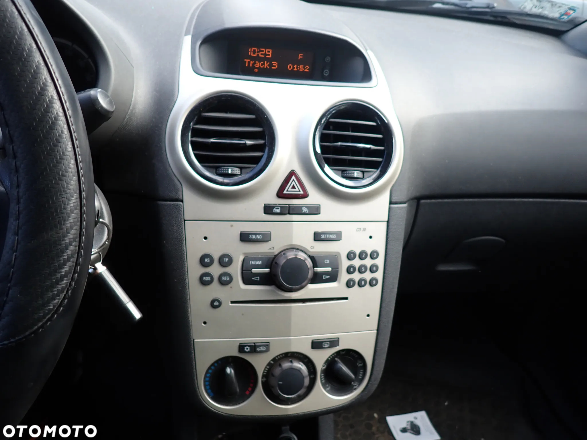 CZĘŚCI - Opel Corsa D 1,2 70KM A12XER HB 3D 5B F13 LAKIER Z177 2010r. INDEX - 9058 - 10