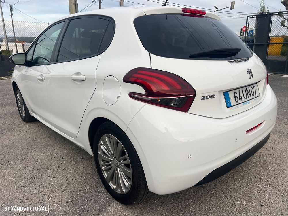 Peugeot 208 1.2 PureTech Style - 18