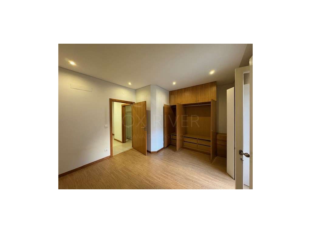 Apartamento T1 para arrendamento no centro histórico de Viana do Ca... - Grande imagem: 4/9