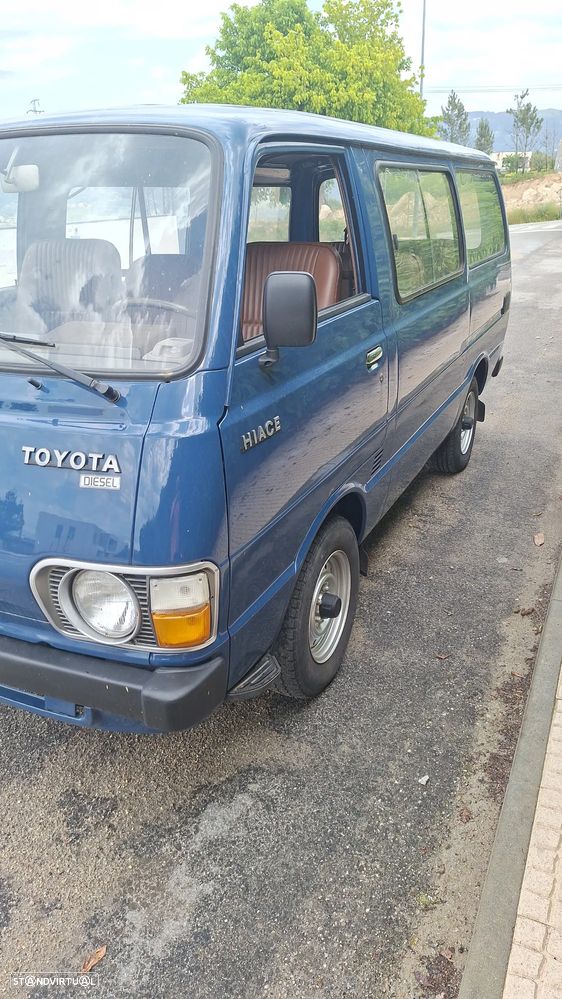 Toyota HiAce - 2