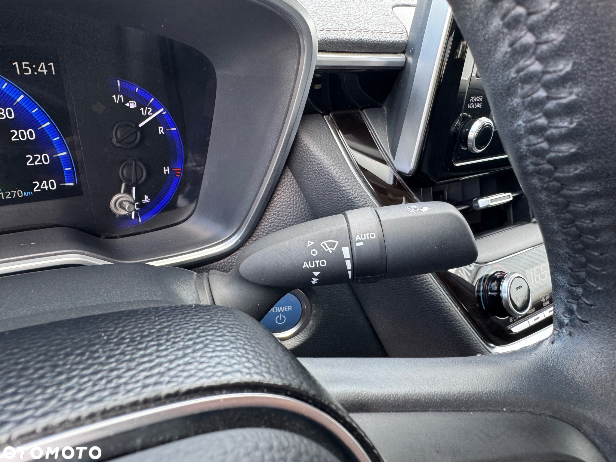 Toyota Corolla 1.8 Hybrid Executive - 27