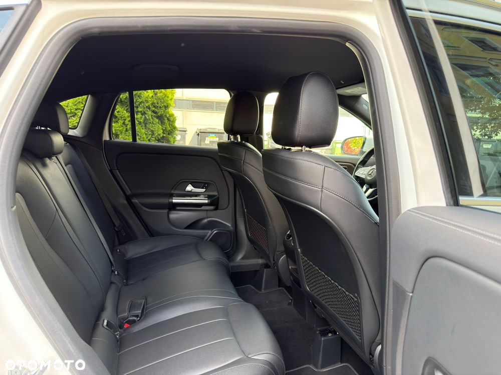 Mercedes-Benz GLA 250 - 22