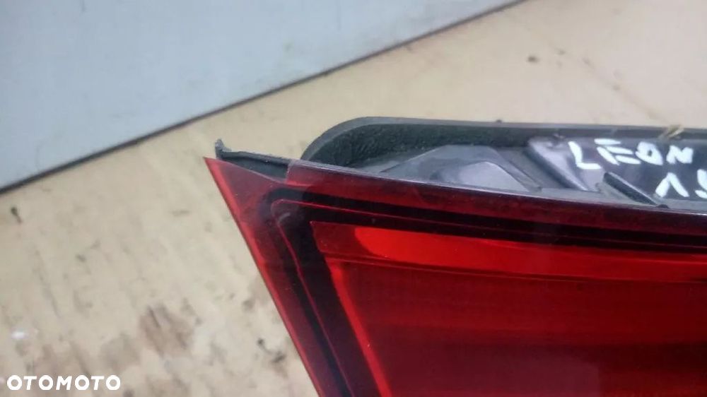 LAMPA LEWA TYŁ W KLAPĘ LEON III KOMBI 5F9945093 - 4