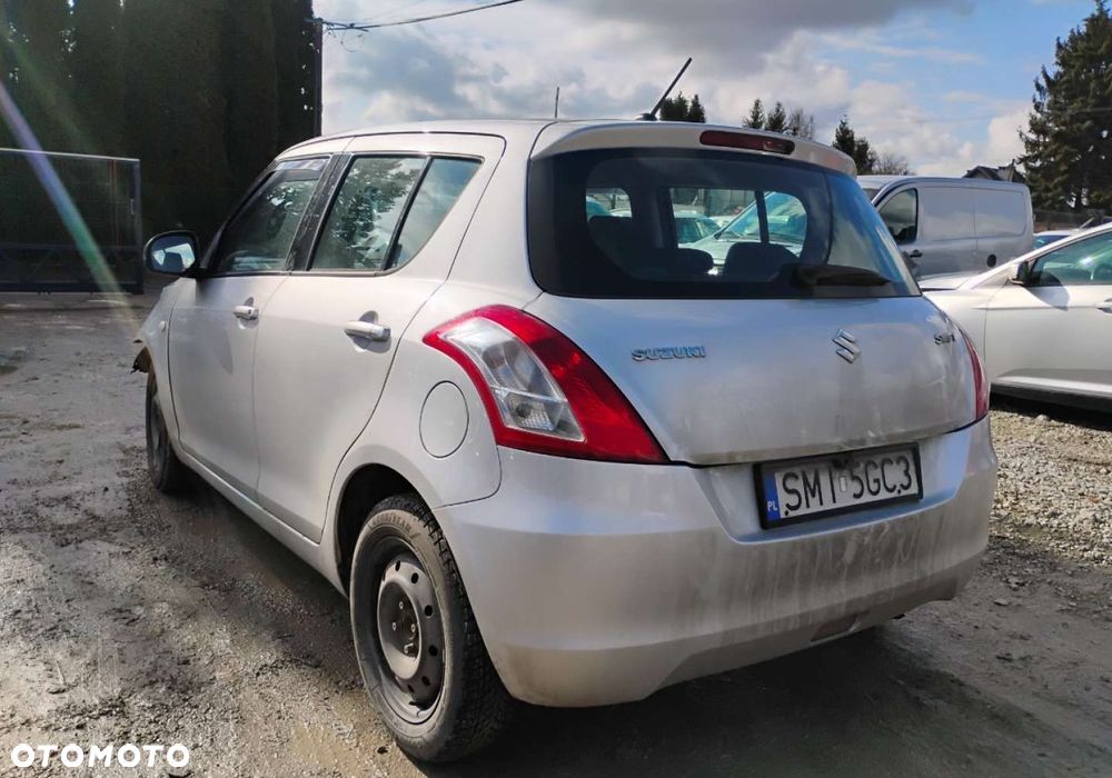 Suzuki Swift - 4