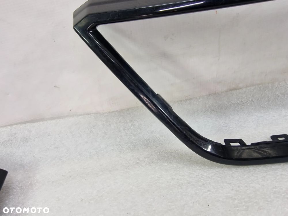 SEAT ATECA 575 16- ATRAPA / GRILL PRZEDNI PRZÓD / RAMKA CZARNA , NR 575854643C , NR AUKCJI GL809 - 3