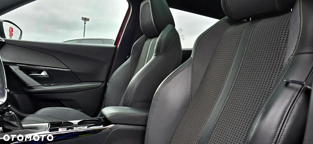 Peugeot 2008 1.2 PureTech GT Line S&S - 12