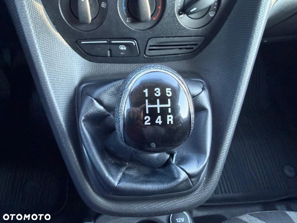 Ford Transit Connect - 15