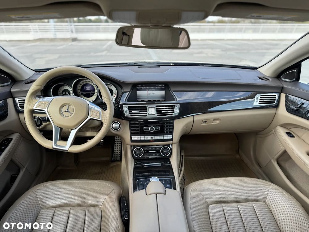 Mercedes-Benz CLS - 22