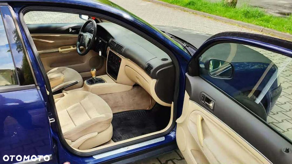 Volkswagen Passat - 8