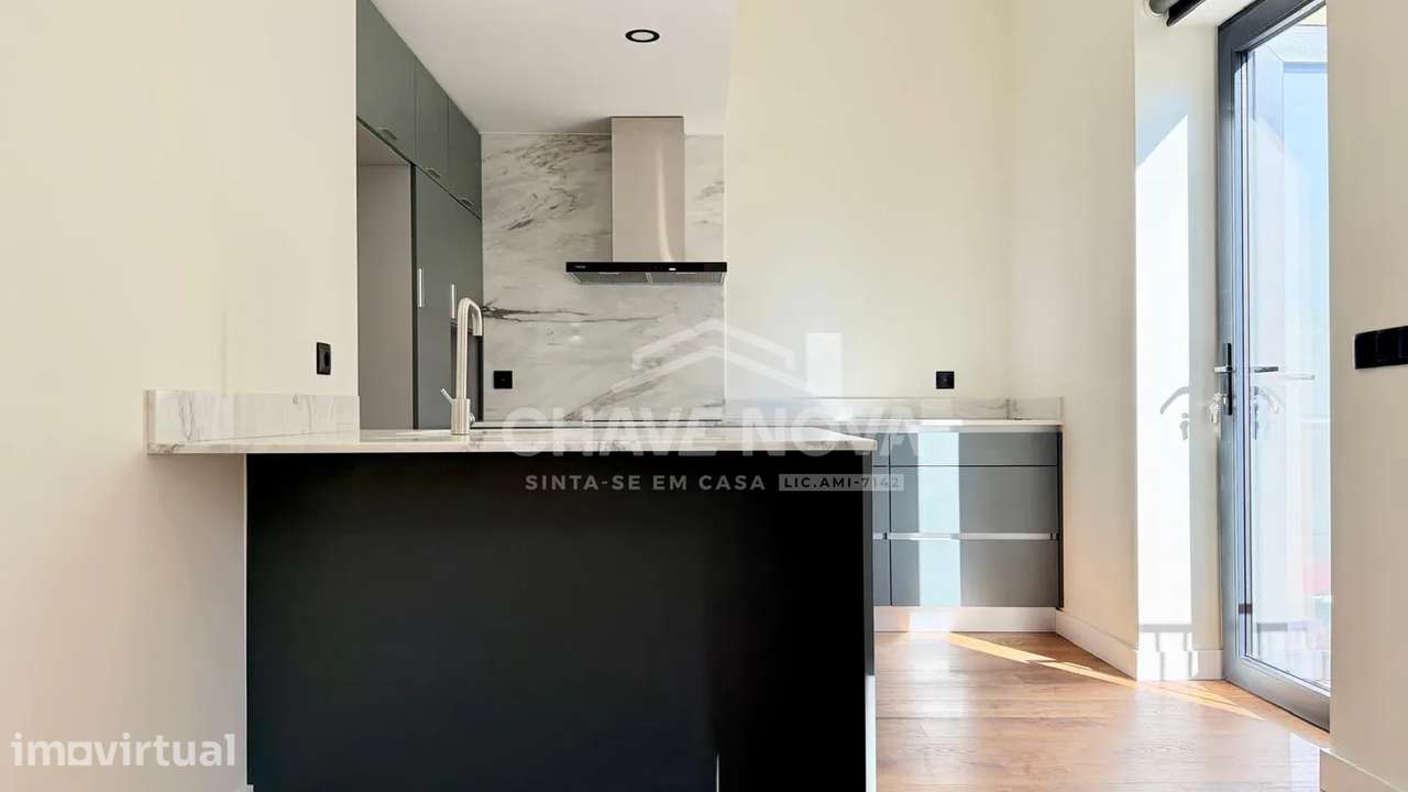 Moradia V3 Renovada em Campanhã (junto ao Jardim da Corujeira) - Grande imagem: 2/22