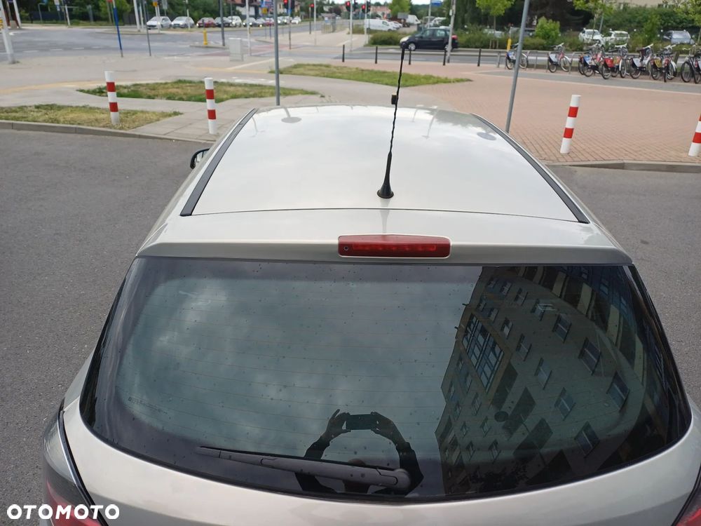 Opel Astra 1.4 - 8