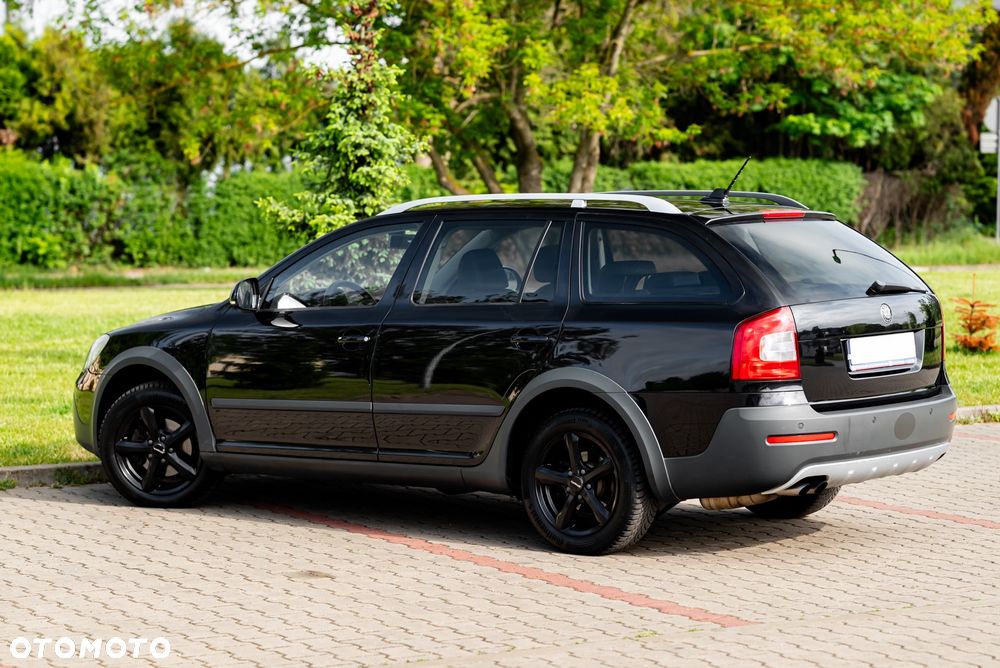 Skoda Octavia 2.0 TDI DPF 4x4 DSG Scout - 4