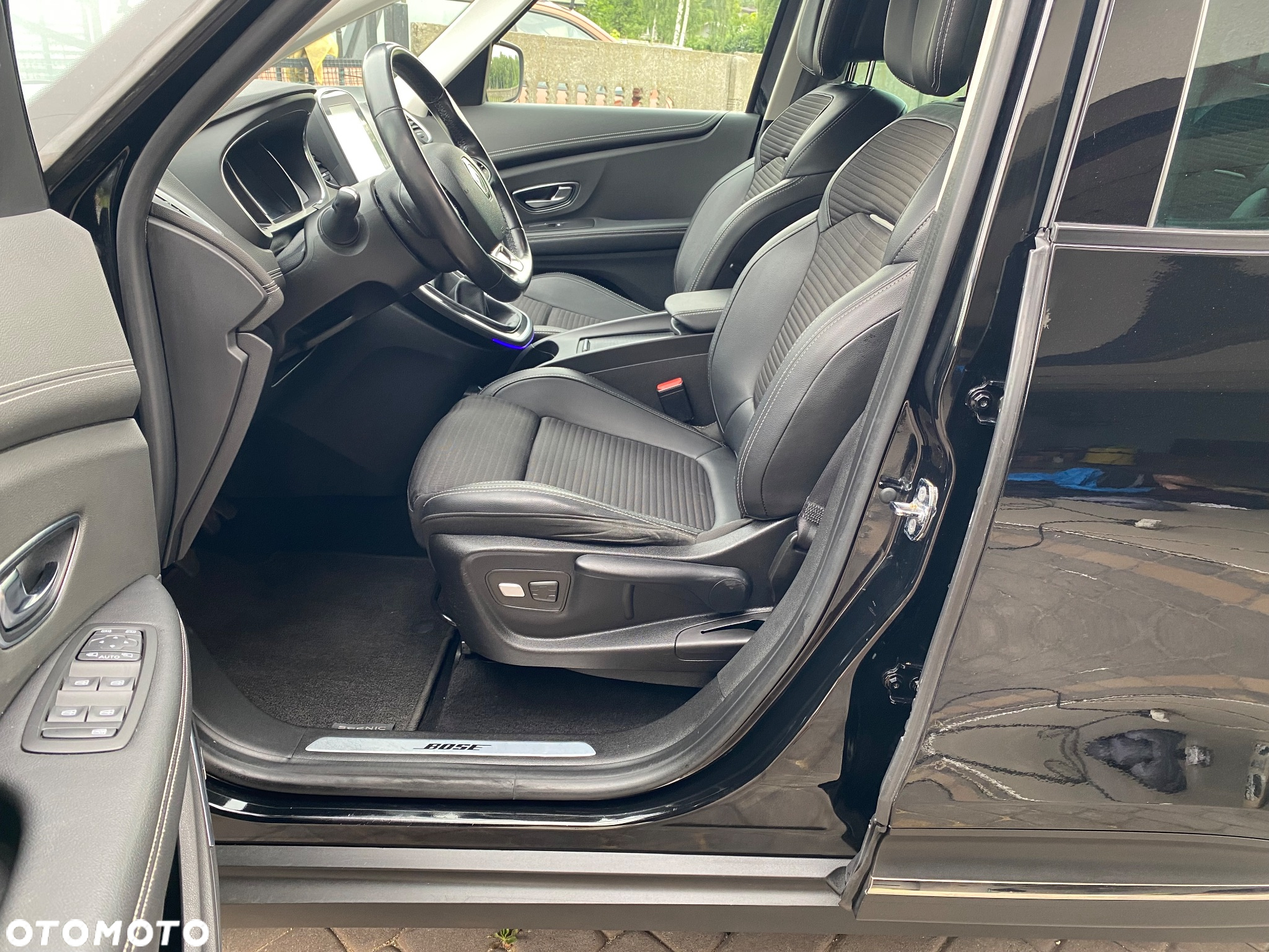 Renault Scenic 1.6 dCi Bose - 11