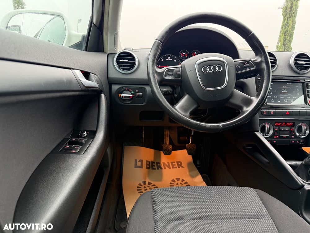 Audi A3 Sportback 1.6 TDI Attraction - 3