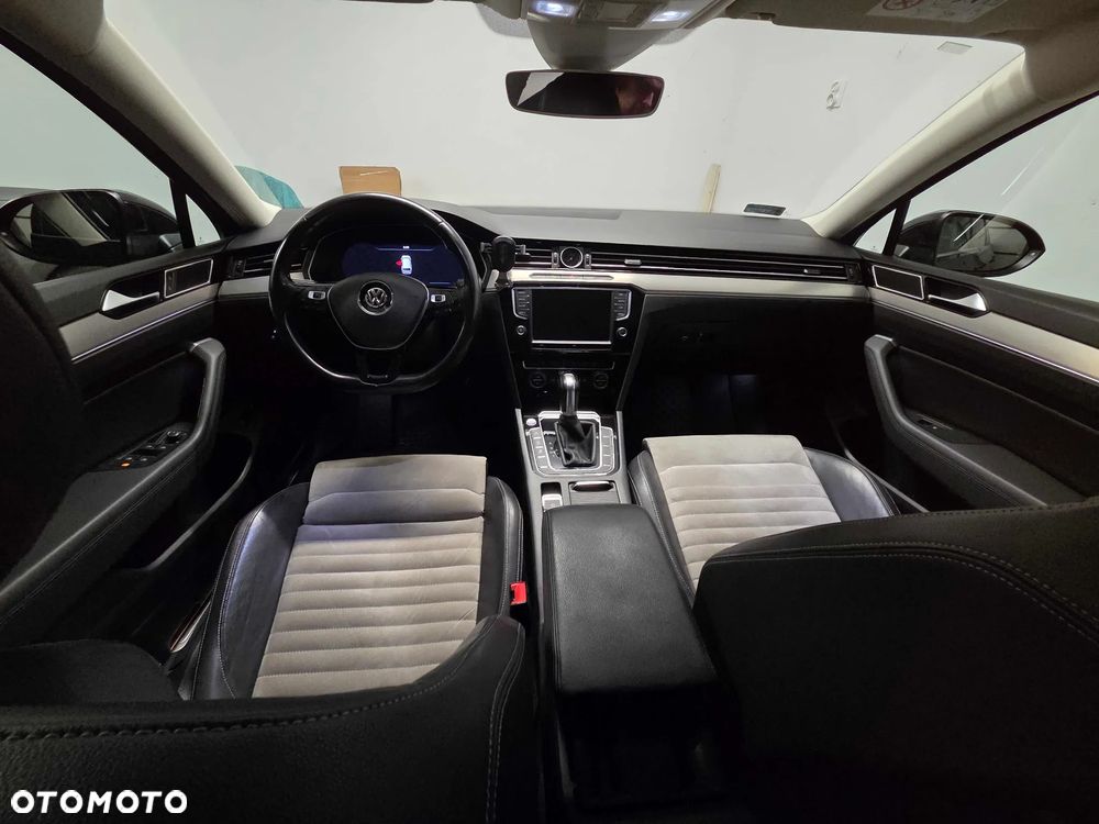 Volkswagen Passat 2.0 TDI Bi-Turbo BMT 4Mot Highline DSG - 11