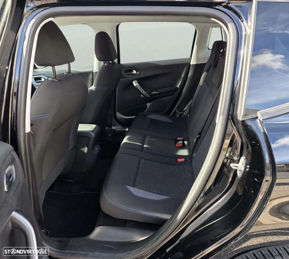 Peugeot 2008 1.2 PureTech Allure - 10