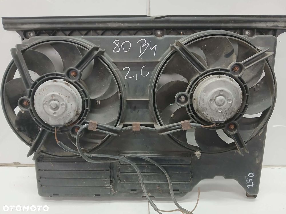 WENTYLATORY OSŁONA OBUDOWA CHŁODNICY WENTYLATOR AUDI 80 B4 2.0    8A0121207A - 3