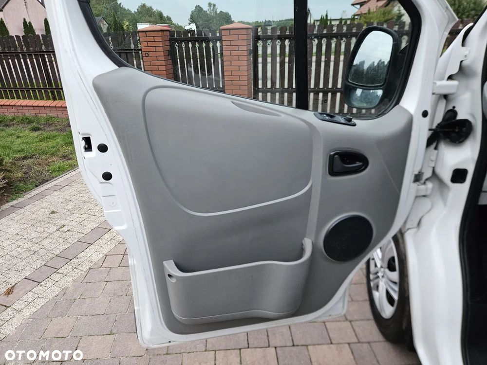 Renault Trafic - 17