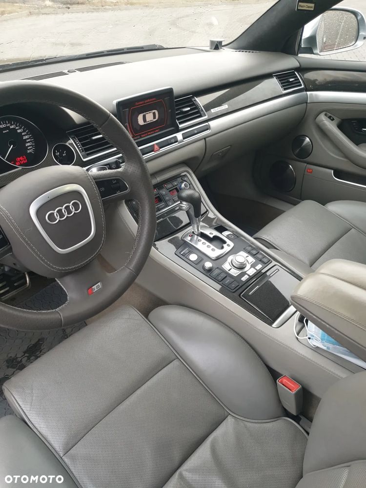 Audi A8 - 4