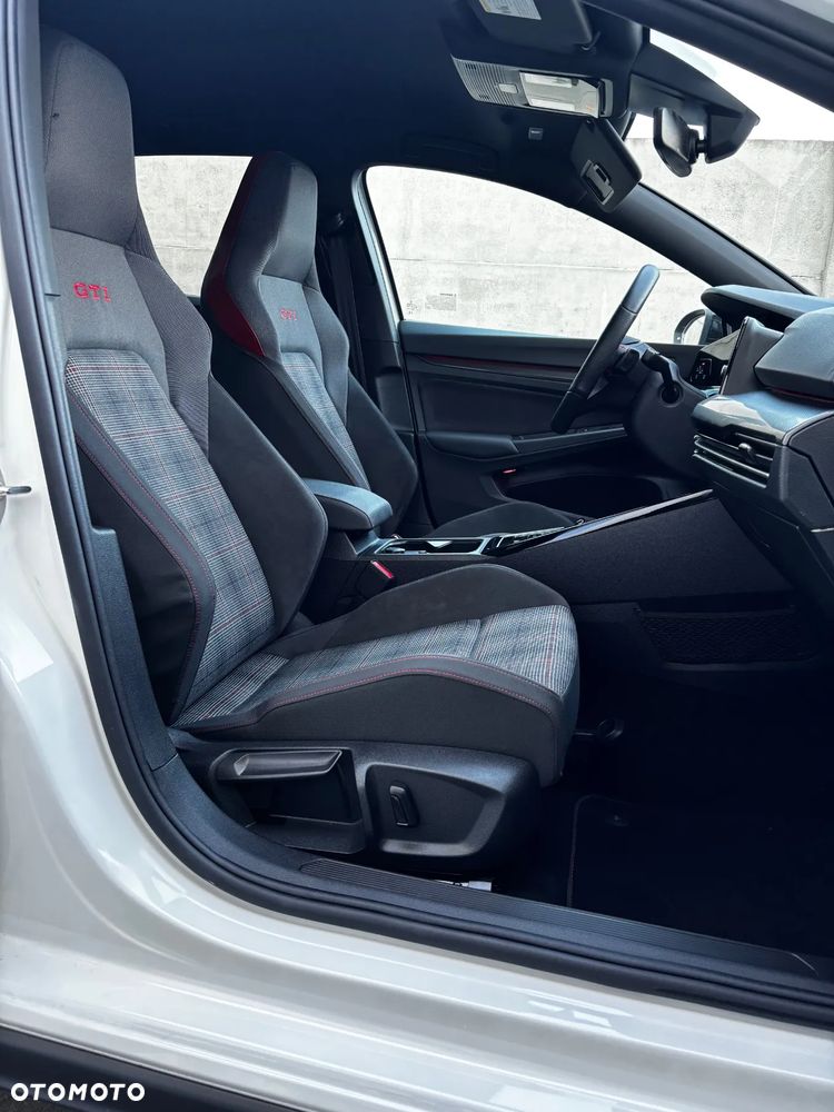 Volkswagen Golf VIII 2.0 TSI GTI DSG - 17