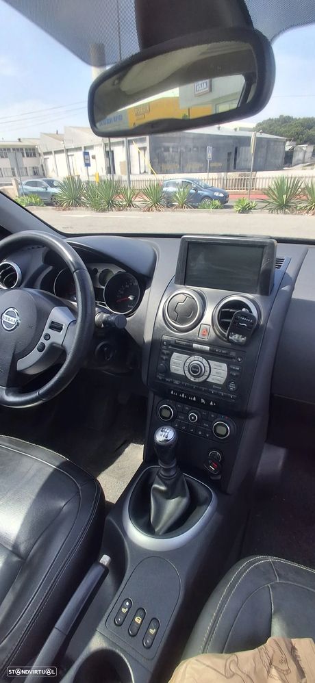 Nissan Qashqai 2.0 dCi Tekna Premium P.Preta 17 - 4